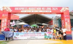 Nhóm 30 gia đình cùng tham dự VM Hạ Long