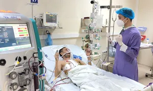 Đấu trí trước ca ghép đồng thời tim gan đầu tiên ở Việt Nam